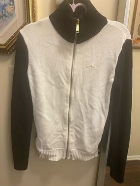 Lauren Ralph Lauren Cream Knit Top with Black Label and Gold Logo